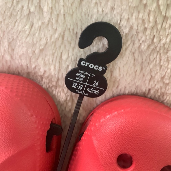 👑PRICE FIRM✅ Brand new Red Baya Crocs - Picture 6 of 12